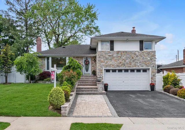 Photo 1 of Sale Pending at 98 Belmont Cir, Syosset, NY 11791 | MLS# 993998 | Listing updated on 2026-05-26