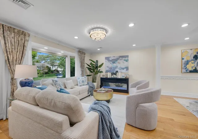 Photo 4 of Sale Pending at 98 Belmont Cir, Syosset, NY 11791 | MLS# 993998 | Listing updated on 2026-05-26
