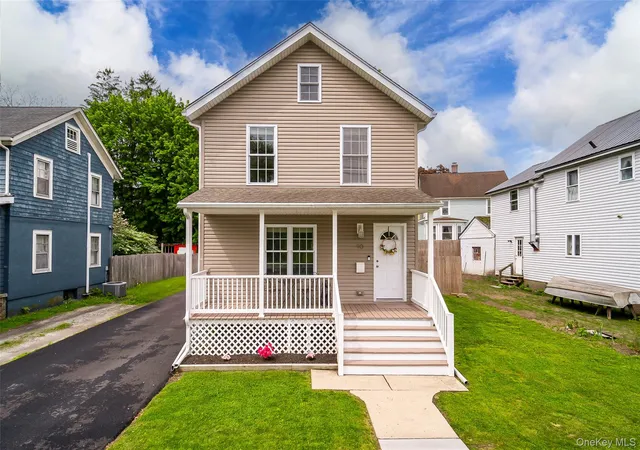 Homes for sale in Warwick, NY | 90 South St, Warwick, NY 10990 | MLS# 994027