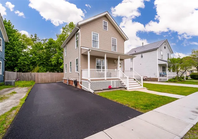 Homes for sale in Warwick, NY | 90 South St, Warwick, NY 10990 | MLS# 994027