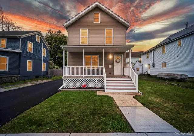 Homes for sale in Warwick, NY | 90 South St, Warwick, NY 10990 | MLS# 994027