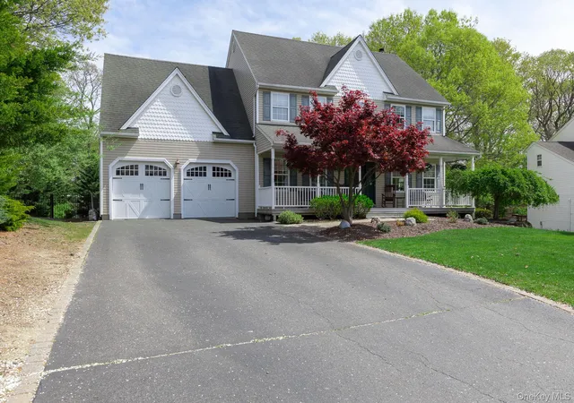 2nd image of 2 Crystal Ct, Smithtown, NY 11787 | MLS# 994048