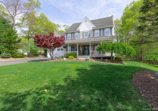 3rd image of 2 Crystal Ct, Smithtown, NY 11787 | MLS# 994048