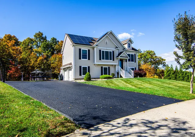 Photo 3 of Sale Pending at 5 Deangelis Dr, Monroe, NY 10950 | MLS# 994076 | Listing updated on 2026-06-20