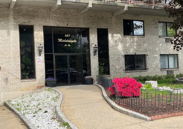Photo 1 of Sale Pending at 687 Bronx River Rd #2A, Yonkers, NY 10704 | MLS# 994078 | Listing updated on 2026-10-06
