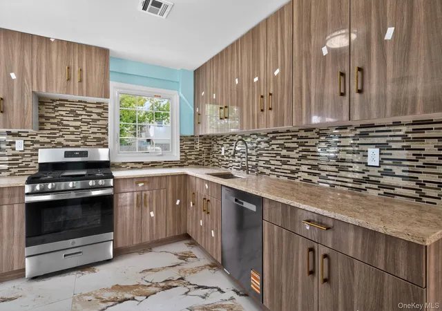 Photo 1 of Single family home for sale at 1524 Bowe Rd, Valley Stream, NY 11580 | MLS# 994120 | Listing updated on 2026-09-02