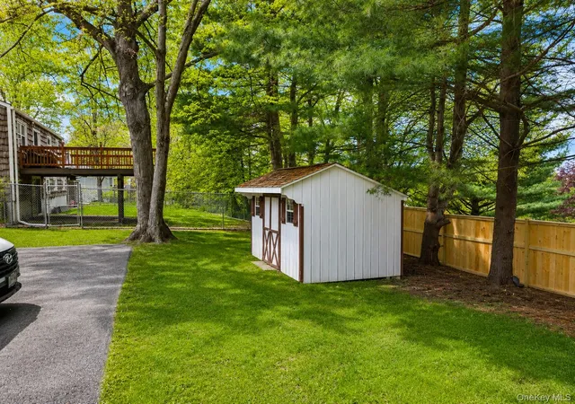 16th image of 15 Pleasant Dr, Woodbury, NY 10930 | MLS# 994137
