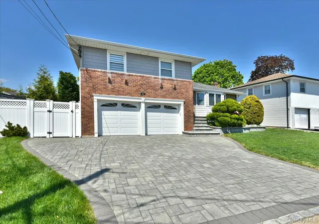 29th image of 837 Beckman Dr, Hempstead, NY 11710 | MLS# 994147