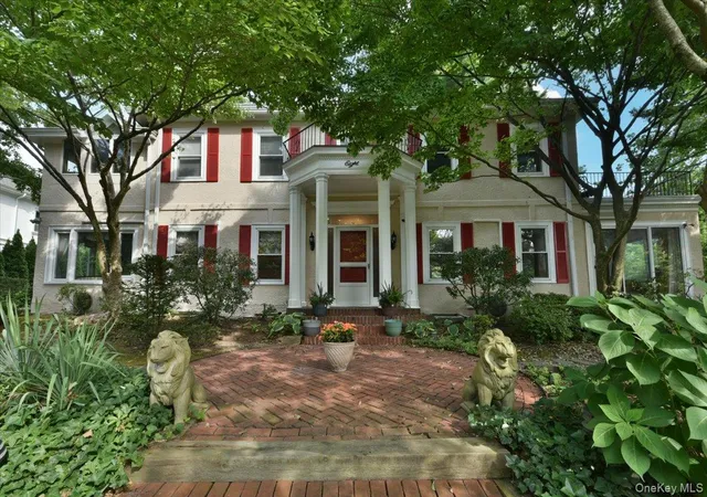 Photo 2 of Sale Pending at 8 Magnolia Dr, Great Neck, NY 11021 | MLS# 994162 | Listing updated on 2026-06-17