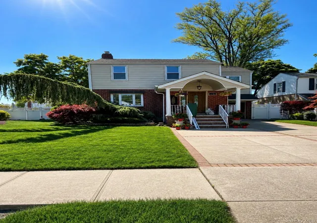 Photo 1 of Sale Pending at 25 Nassau St, Hempstead, NY 11003 | MLS# 994173 | Listing updated on 2026-08-15