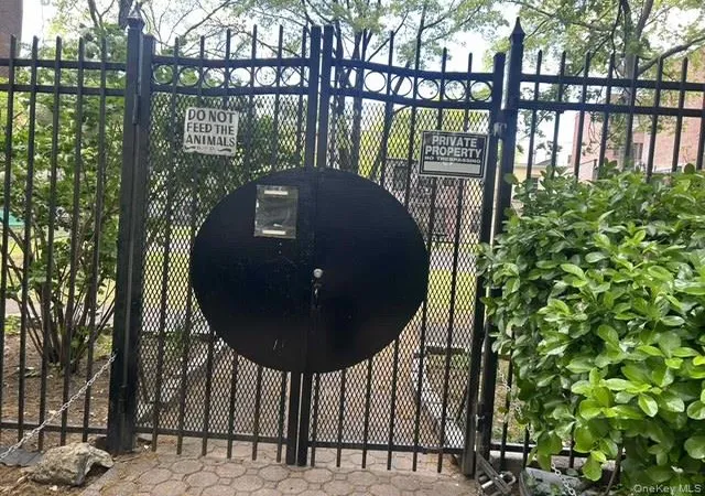 Photo 4 of House for sale at 1425 Thieriot Ave #1J, Bronx, NY 10460 | MLS# 994175 | Listing updated on 2026-08-14