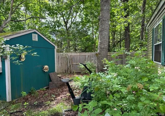 Homes for sale in Southampton, NY | 1538 Speonk-Riverhead Rd #6, Southampton, NY 11972 | MLS# 994186