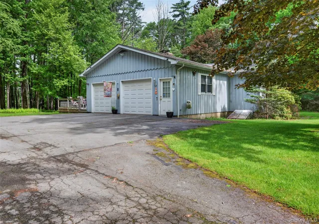Homes for sale in Highland, NY | 11 Fairway Dr, Highland, NY 12743 | MLS# 994193
