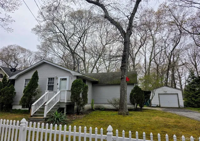 Photo 1 of Sale Pending at 117 Maple Ave, Riverhead, NY 11901 | MLS# 994199 | Listing updated on 2026-08-09