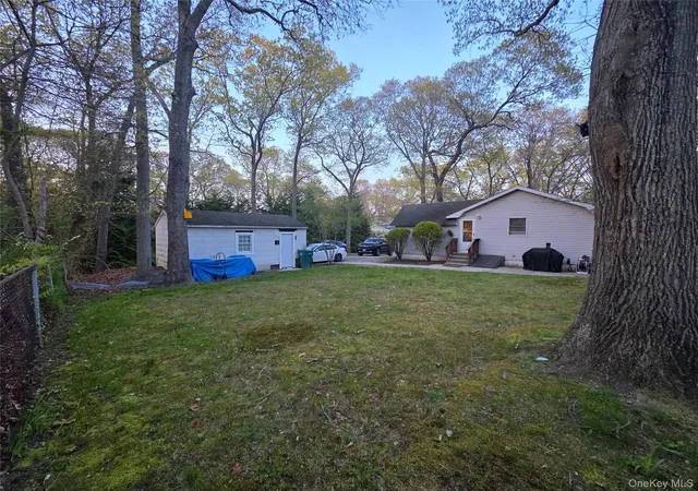 Photo 3 of Sale Pending at 117 Maple Ave, Riverhead, NY 11901 | MLS# 994199 | Listing updated on 2026-08-09