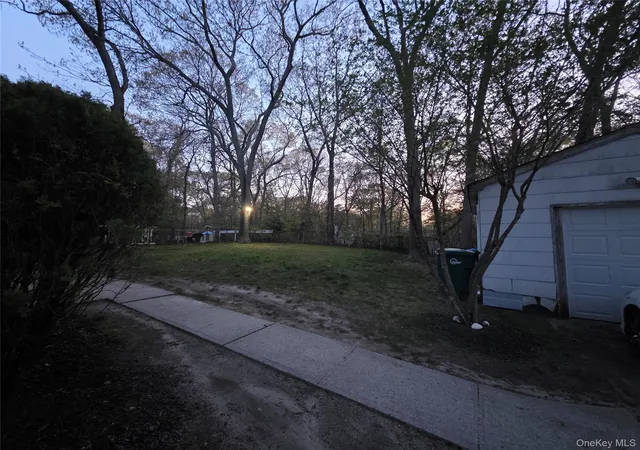 Photo 3 of Sale Pending at 117 Maple Ave, Riverhead, NY 11901 | MLS# 994199 | Listing updated on 2026-08-09