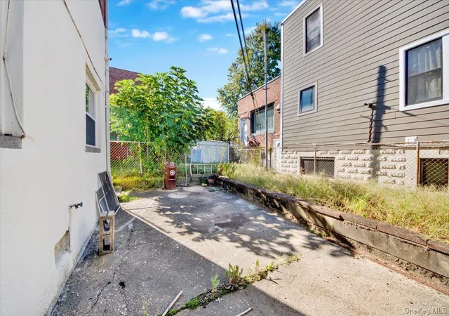 8th image of 2877 Waterbury Ave, Bronx, NY 10461 | MLS# 994202