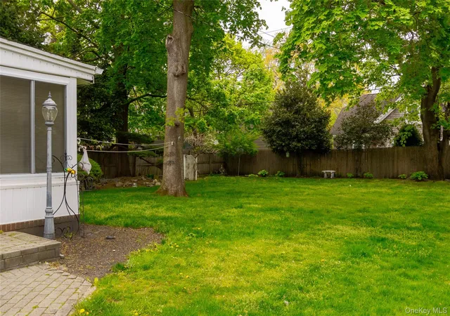 5th image of 90 Sunset Rd, Bay Shore, NY 11706 | MLS# 994219