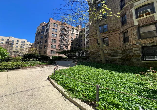 Photo 2 of Sale Pending at 754 Brady Ave #201, Bronx, NY 10462 | MLS# 994229 | Listing updated on 2026-06-16