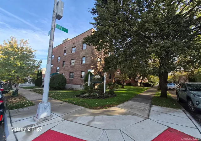 Homes for sale in New York, NY | 215 09 47th Ave #2C, New York, NY 11361 | MLS# 994247