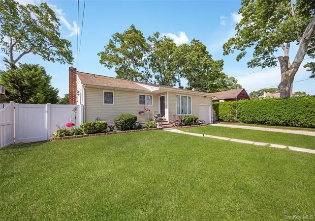 3rd image of 787 Frankford Rd, West Babylon, NY 11704 | MLS# 994264