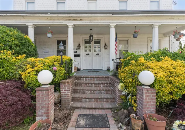 3rd image of 1510 Grand Ave, Hempstead, NY 11510 | MLS# 994321
