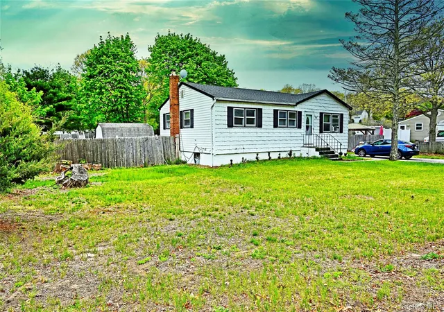 3rd image of 40 Hawkins Rd, Centereach, NY 11720 | MLS# 994403