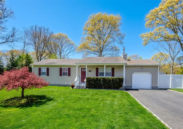 2nd image of 405 Puritan Dr, Shirley, NY 11967 | MLS# 994416