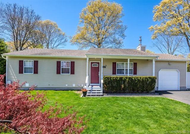 3rd image of 405 Puritan Dr, Shirley, NY 11967 | MLS# 994416