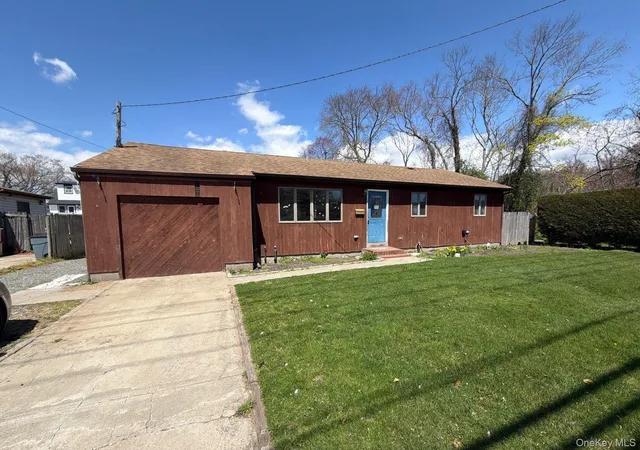 Photo 2 of Single family home for sale at 209 Moffitt Blvd, Islip, NY 11751 | MLS# 994434 | Listing updated on 2026-09-28
