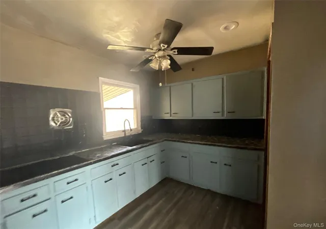 Photo 3 of Single family home for sale at 209 Moffitt Blvd, Islip, NY 11751 | MLS# 994434 | Listing updated on 2026-09-28