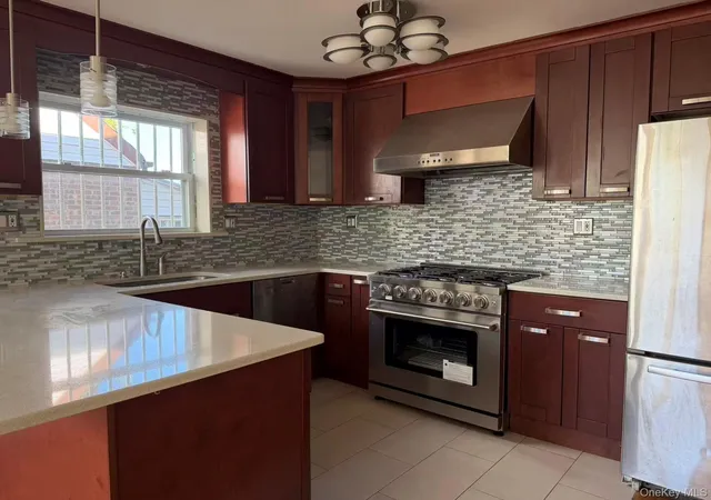 Photo 4 of Sale Pending at 24975 57th Avenue, Little Neck, NY 11362 | MLS# 994449 | Listing updated on 2026-06-12