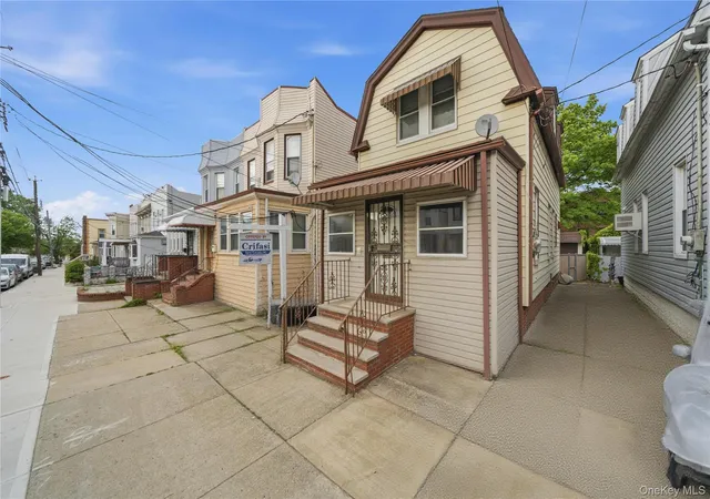 Photo 2 of Single family home for sale at 6661 74th Street, Middle Village, NY 11379 | MLS# 994469 | Listing updated on 2026-10-01