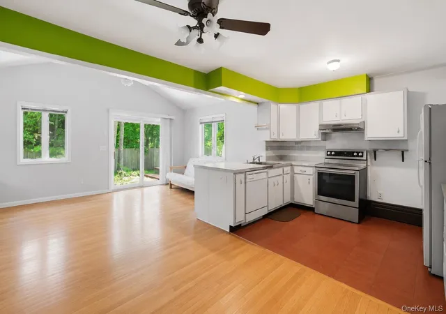 Homes for sale in Southampton, NY | 17 Yale Dr, Southampton, NY 11946 | MLS# 994480