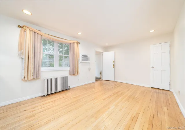 3rd image of 67-58 223 Pl #Lower, Oakland Gardens, NY 11364 | MLS# 994487