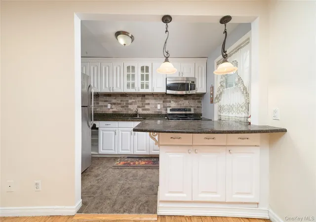 5th image of 67-58 223 Pl #Lower, Oakland Gardens, NY 11364 | MLS# 994487
