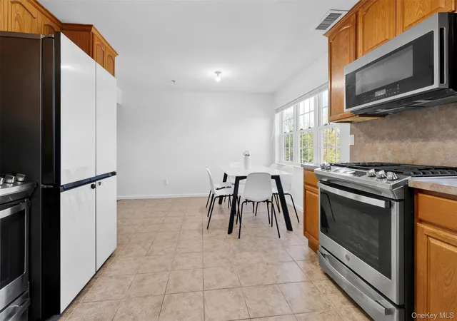 4th image of 8 Elm St #211, Ramapo, NY 10977 | MLS# 994502