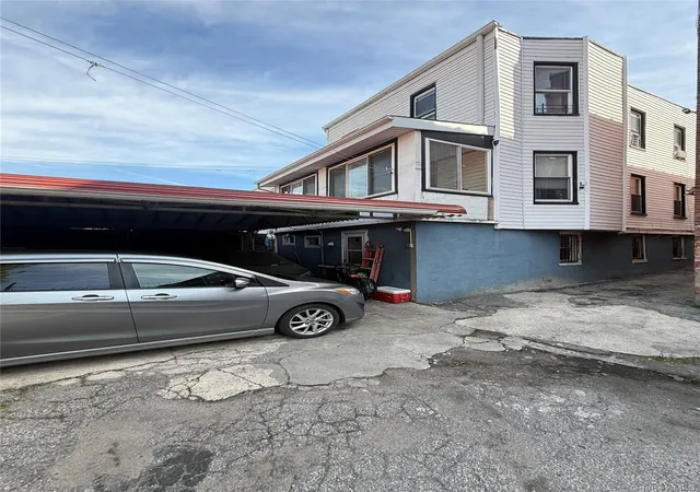 Photo 4 of Sale Pending at 1129 Beach Ave, Bronx, NY 10472 | MLS# 994525 | Listing updated on 2026-06-21