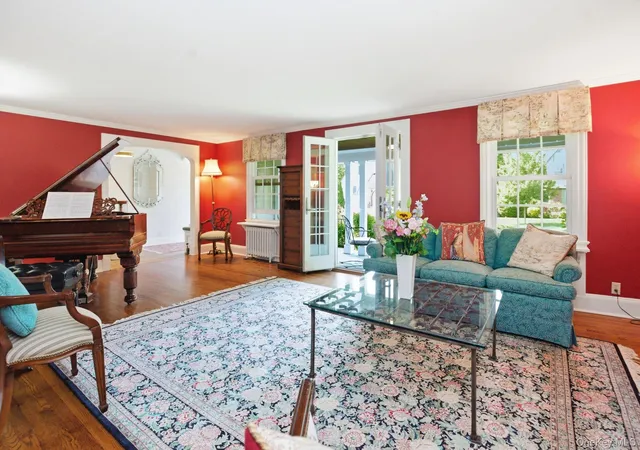 Homes for sale in Scarsdale, NY | 69 Tunstall Rd, Scarsdale, NY 10583 | MLS# 994527