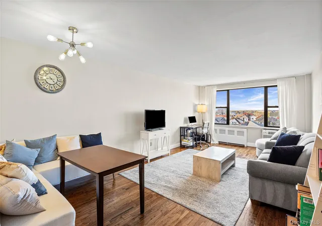 3rd image of 333 Long Bch Rd, Long Beach, NY 11558