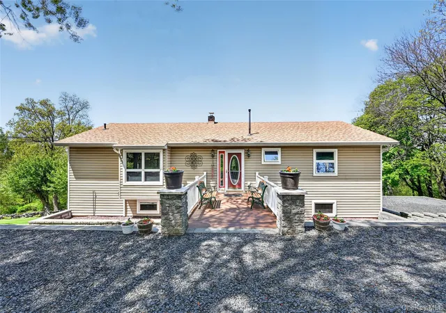 Listing Photo 4 - Condo for sale in building located at 77 Maidstone Dr, Walden, NY 12586