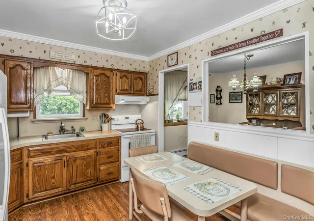 Photo 4 of Sale Pending at 313 Illinois Ave, Massapequa Park, NY 11762 | MLS# 994573 | Listing updated on 2026-06-04