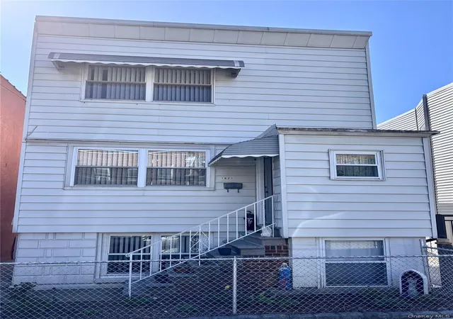 Single family home for sale at 1921 Edison Ave, Bronx, NY 10461 | MLS# 994583 | Listing updated on 2026-08-23