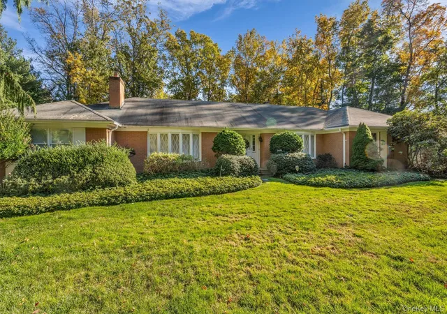 Photo 2 of Sale Pending at 133 Old Fld Rd, Brookhaven, NY 11733 | MLS# 994584 | Listing updated on 2026-07-10