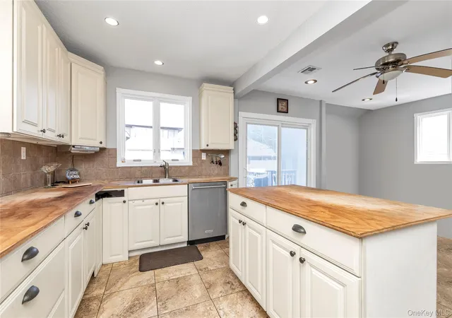3rd image of 2457 Williams Ct, Hempstead, NY 11710 | MLS# 994593