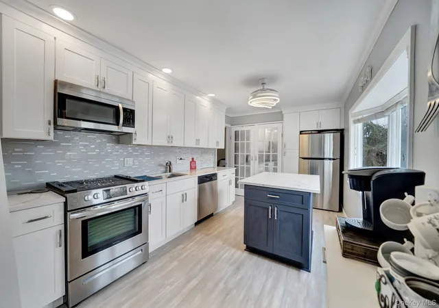 4th image of 226 Old Farm Rd, Hempstead, NY 11756 | MLS# 994600