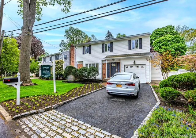 Photo 3 of Sale Pending at 22 W Maple Rd, Huntington, NY 11740 | MLS# 994601 | Listing updated on 2026-07-30