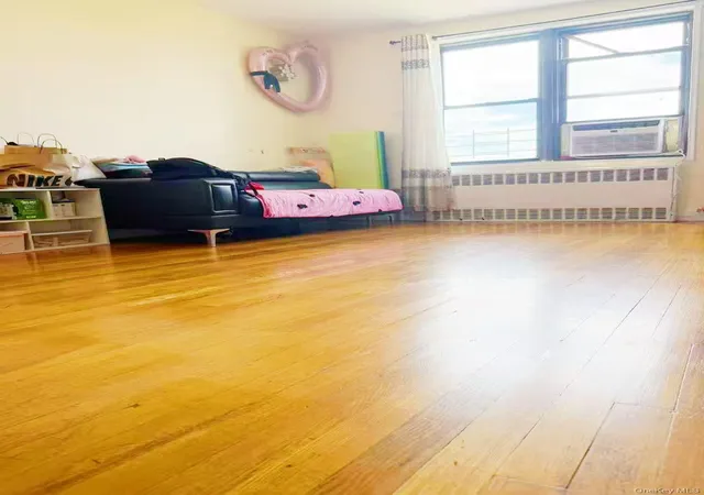 Photo 4 of Sale Pending at 15010 71st Avenue #6G, New York, NY 11367 | MLS# 994610 | Listing updated on 2026-09-18