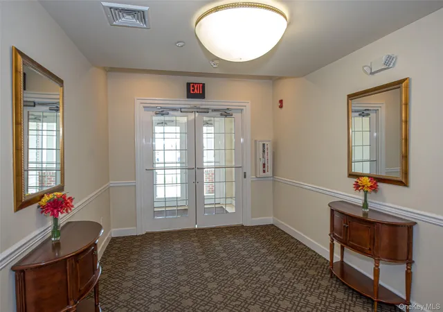 4th image of 2232 Finch Ln, Islip, NY 11722