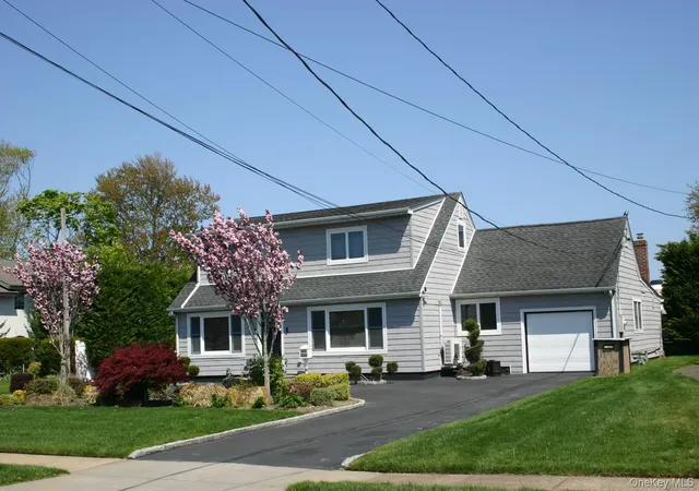 5th image of 121 Ocean Ave, Massapequa, NY 11758 | MLS# 994623